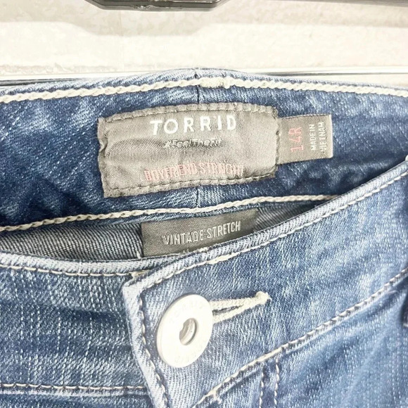 Torrid Medium Wash Boyfriend Straight Jeans Women's Plus Size 14 Regular - Picture 6 of 8